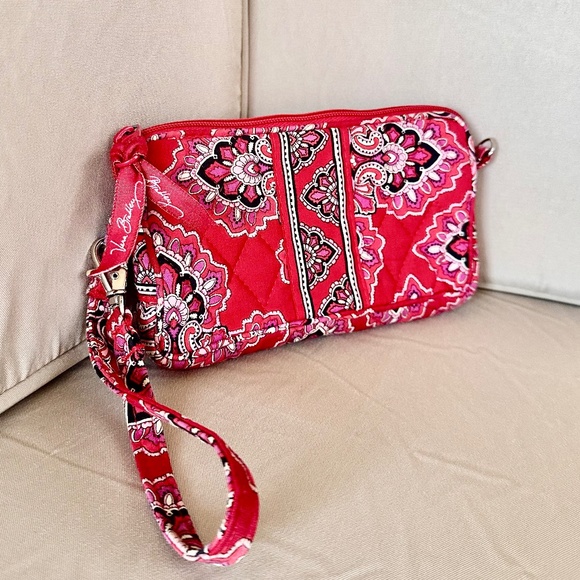 Vera Bradley "Frankly Scarlet" Cellphone Wristlet - Picture 3 of 8